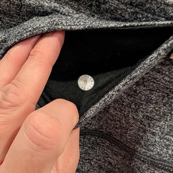 Lululemon Wunder Under leggings - Picture 6 of 8